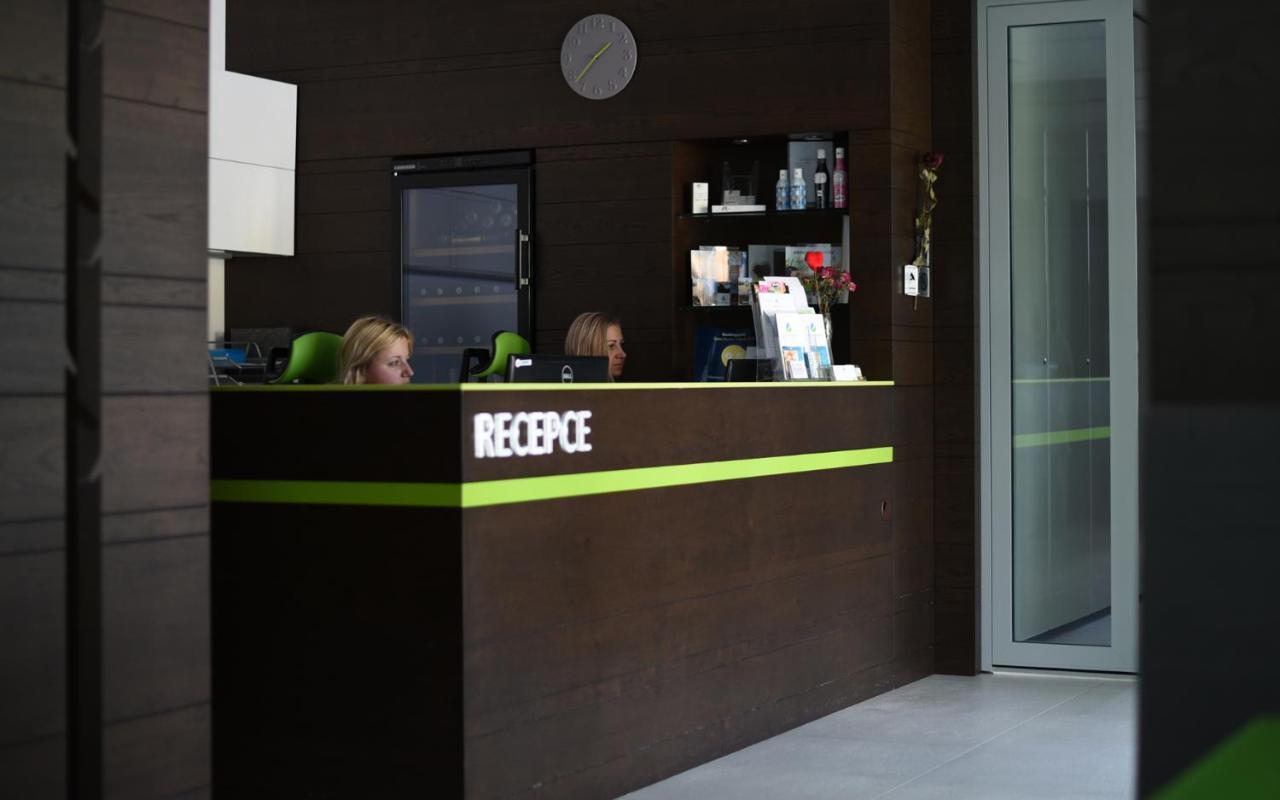 Hotel Harmony Medical & Wellness-Free Parking, 1,8Km From The Center 크로메르지 외부 사진