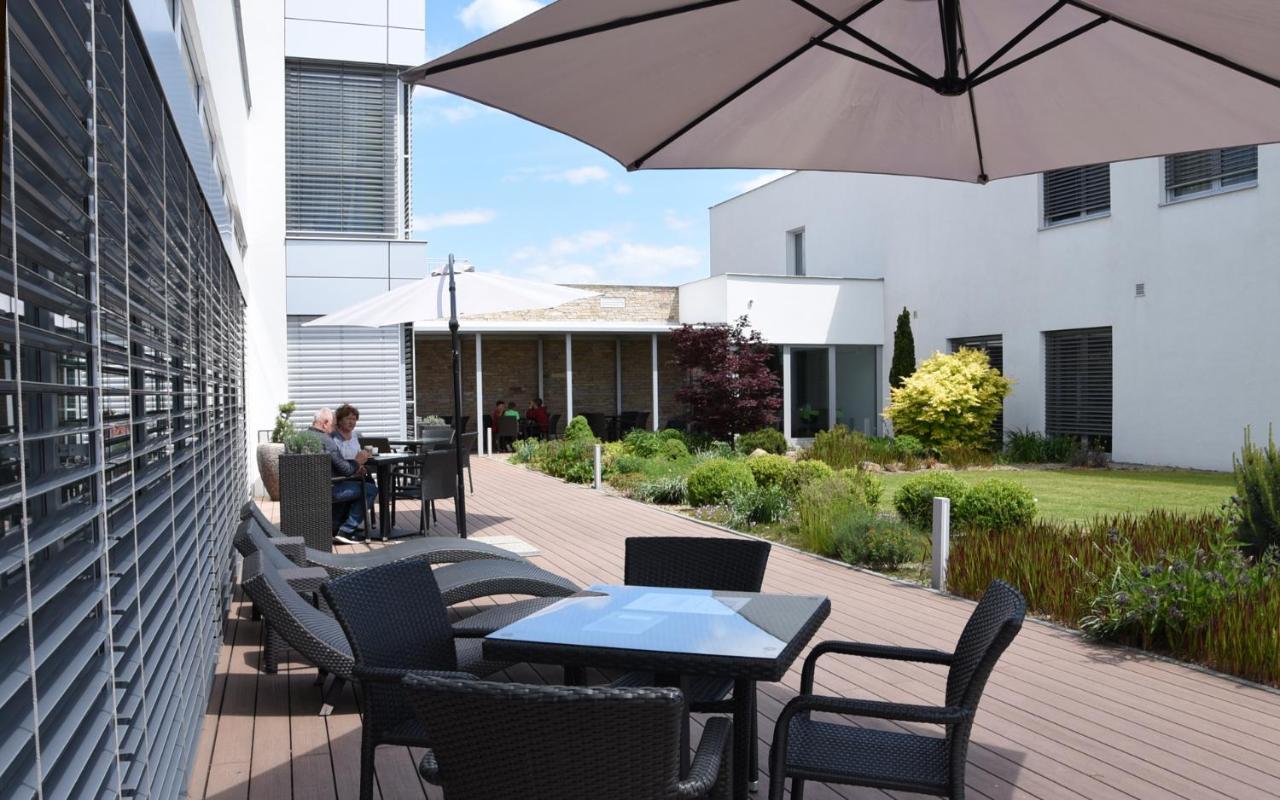 Hotel Harmony Medical & Wellness-Free Parking, 1,8Km From The Center 크로메르지 외부 사진