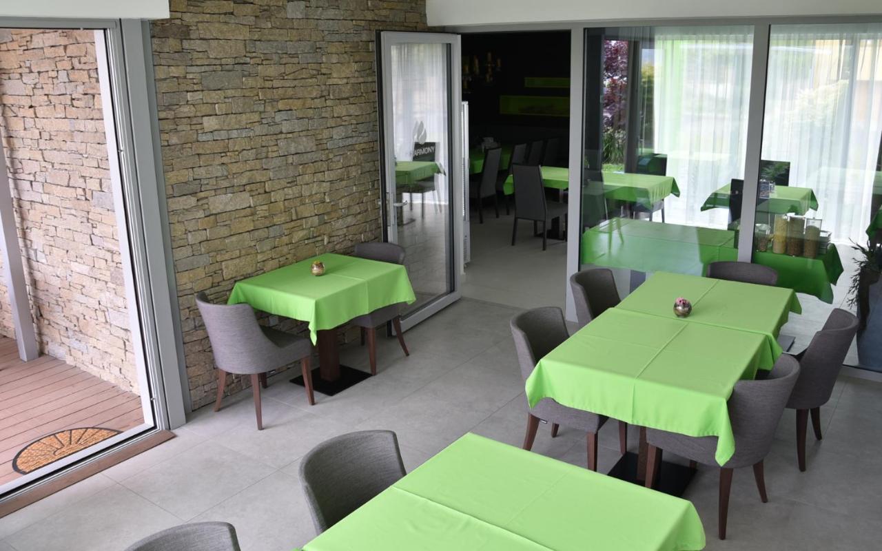 Hotel Harmony Medical & Wellness-Free Parking, 1,8Km From The Center 크로메르지 외부 사진