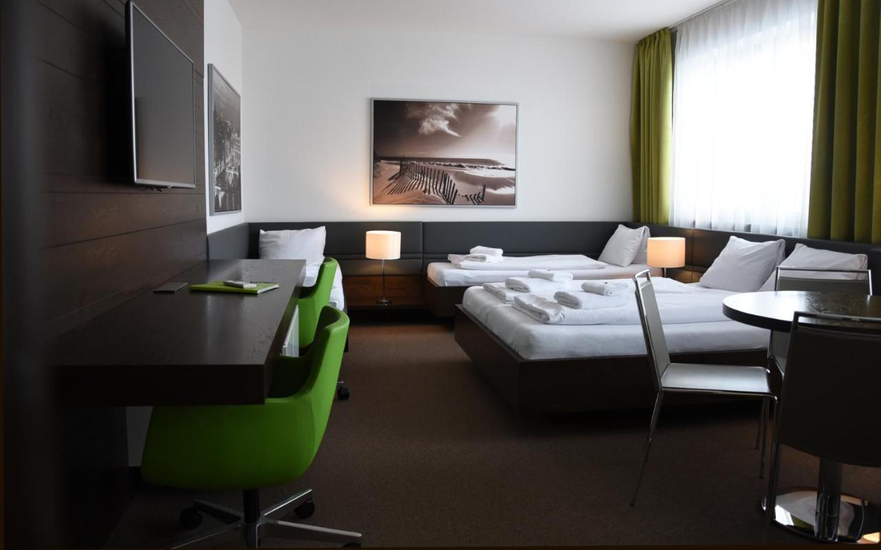 Hotel Harmony Medical & Wellness-Free Parking, 1,8Km From The Center 크로메르지 외부 사진