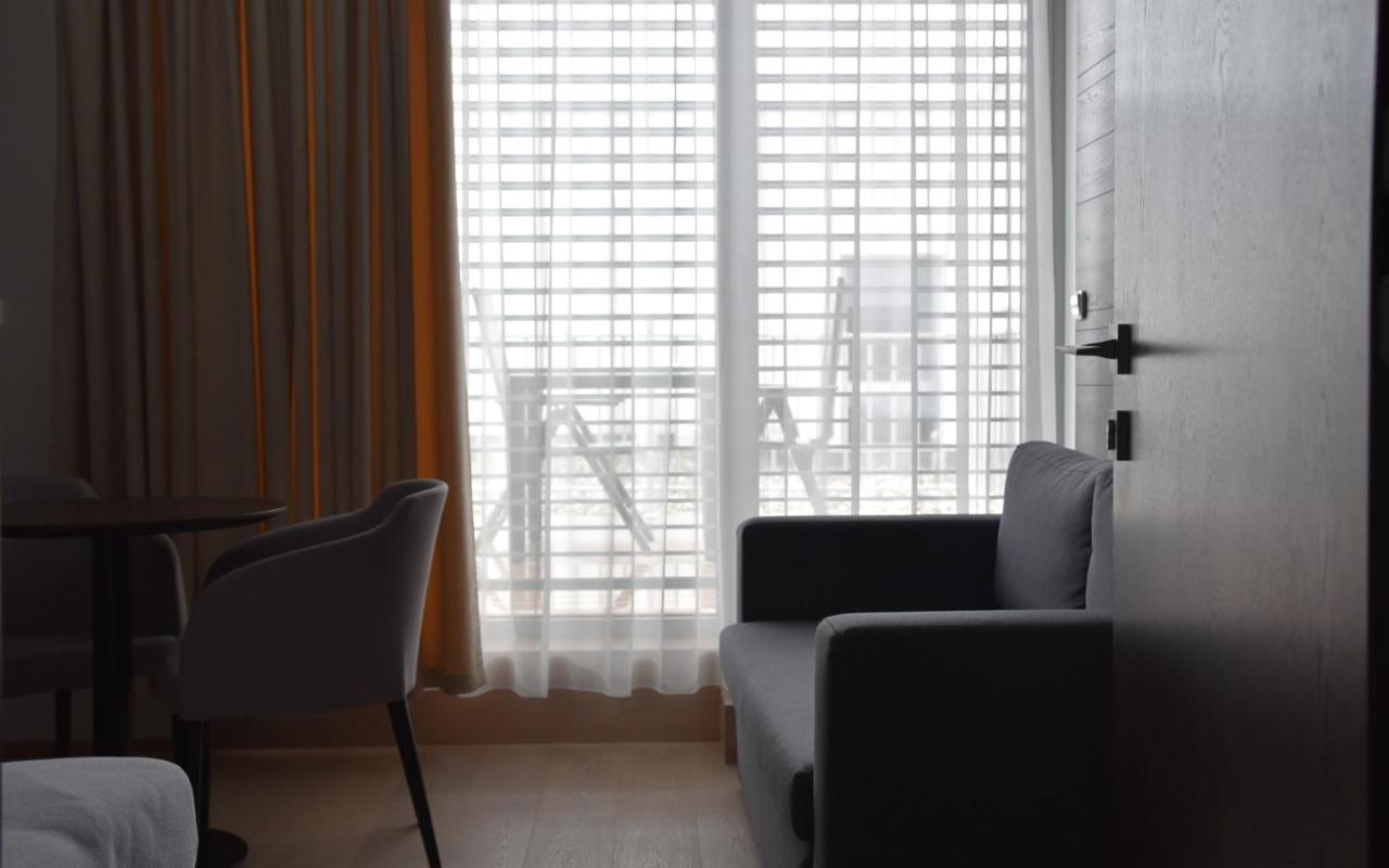 Hotel Harmony Medical & Wellness-Free Parking, 1,8Km From The Center 크로메르지 외부 사진