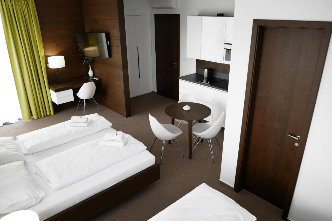 Hotel Harmony Medical & Wellness-Free Parking, 1,8Km From The Center 크로메르지 외부 사진