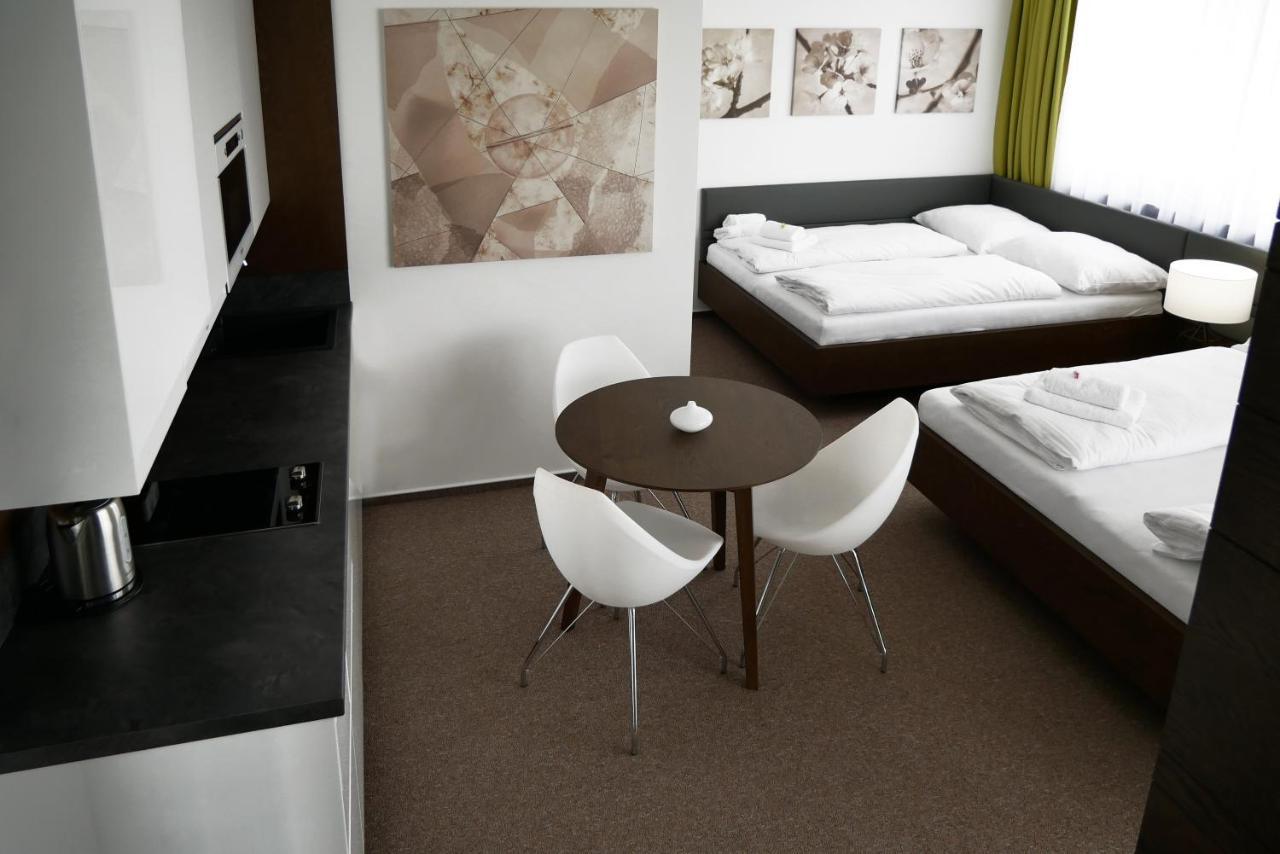 Hotel Harmony Medical & Wellness-Free Parking, 1,8Km From The Center 크로메르지 외부 사진