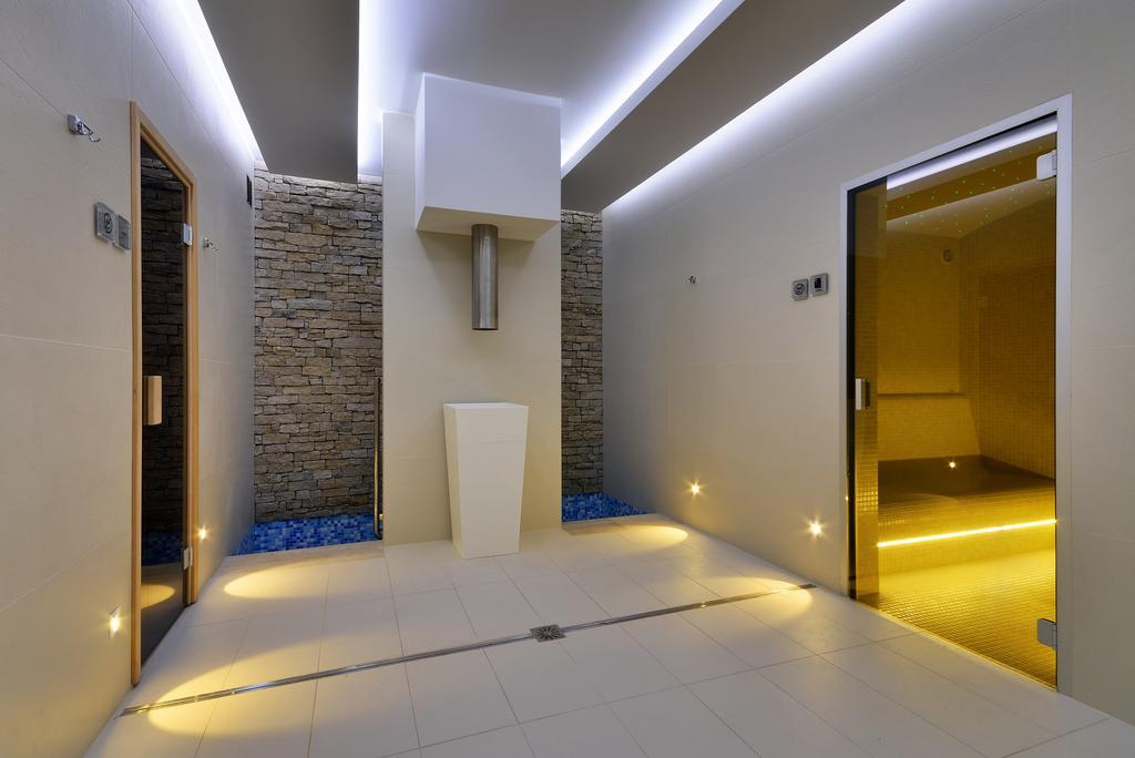 Hotel Harmony Medical & Wellness-Free Parking, 1,8Km From The Center 크로메르지 외부 사진