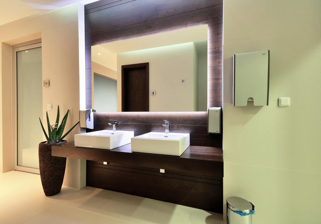 Hotel Harmony Medical & Wellness-Free Parking, 1,8Km From The Center 크로메르지 외부 사진