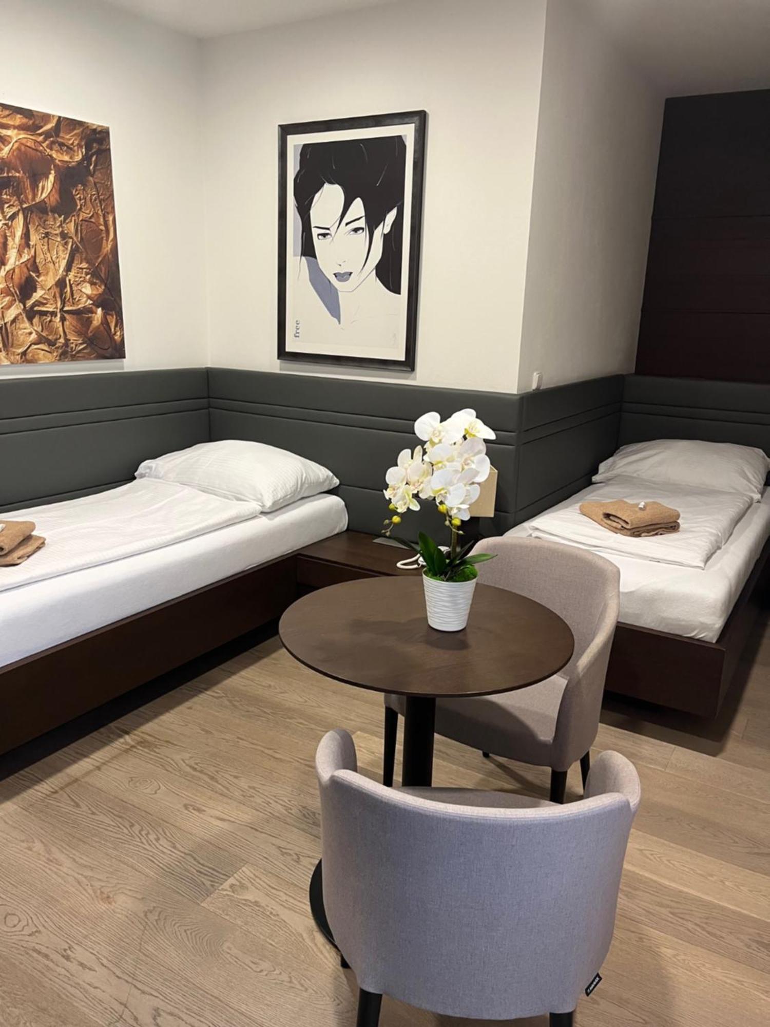 Hotel Harmony Medical & Wellness-Free Parking, 1,8Km From The Center 크로메르지 외부 사진