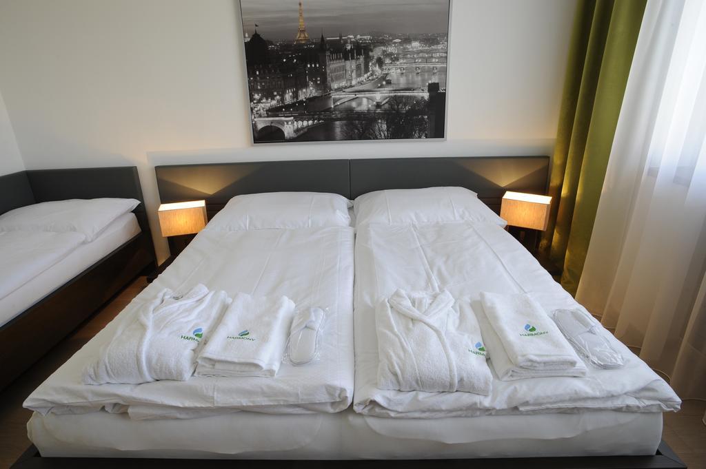 Hotel Harmony Medical & Wellness-Free Parking, 1,8Km From The Center 크로메르지 객실 사진