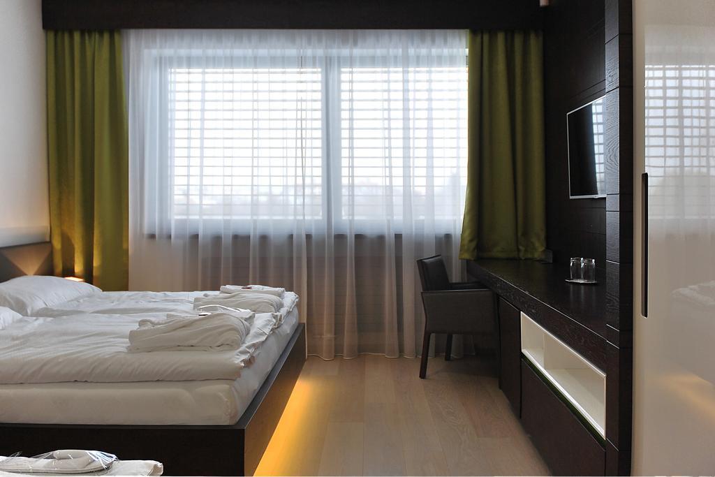 Hotel Harmony Medical & Wellness-Free Parking, 1,8Km From The Center 크로메르지 객실 사진