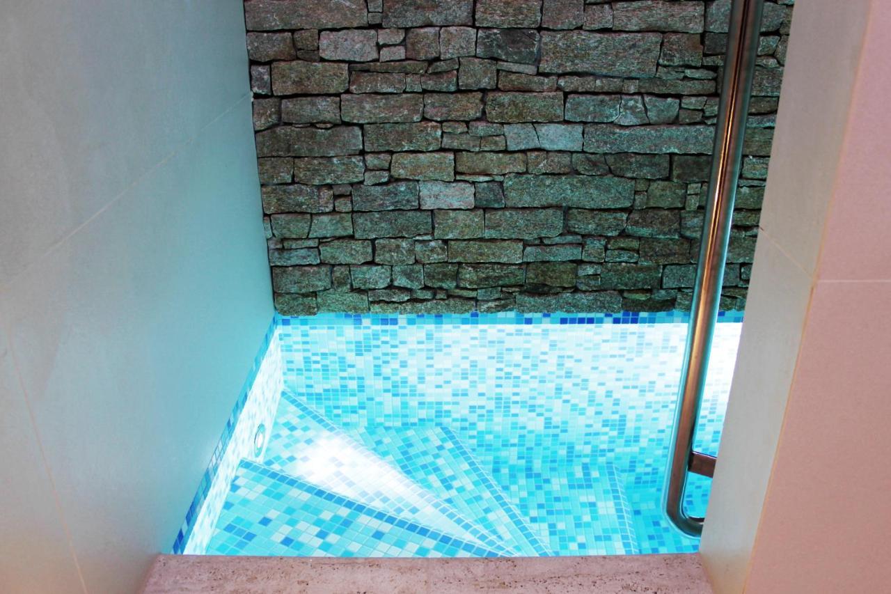 Hotel Harmony Medical & Wellness-Free Parking, 1,8Km From The Center 크로메르지 외부 사진