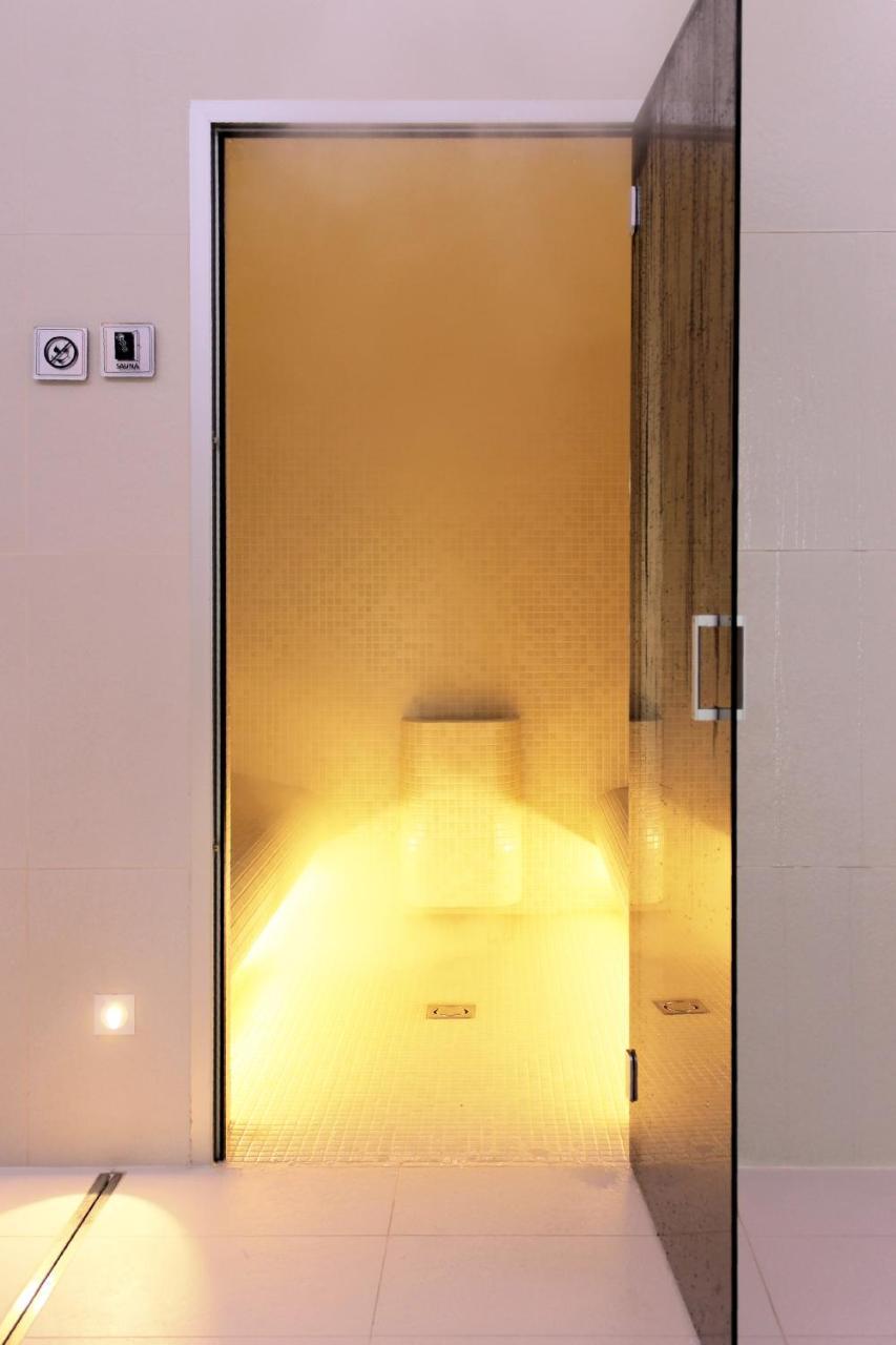Hotel Harmony Medical & Wellness-Free Parking, 1,8Km From The Center 크로메르지 외부 사진